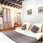 Mela Luxury Venice Apartments